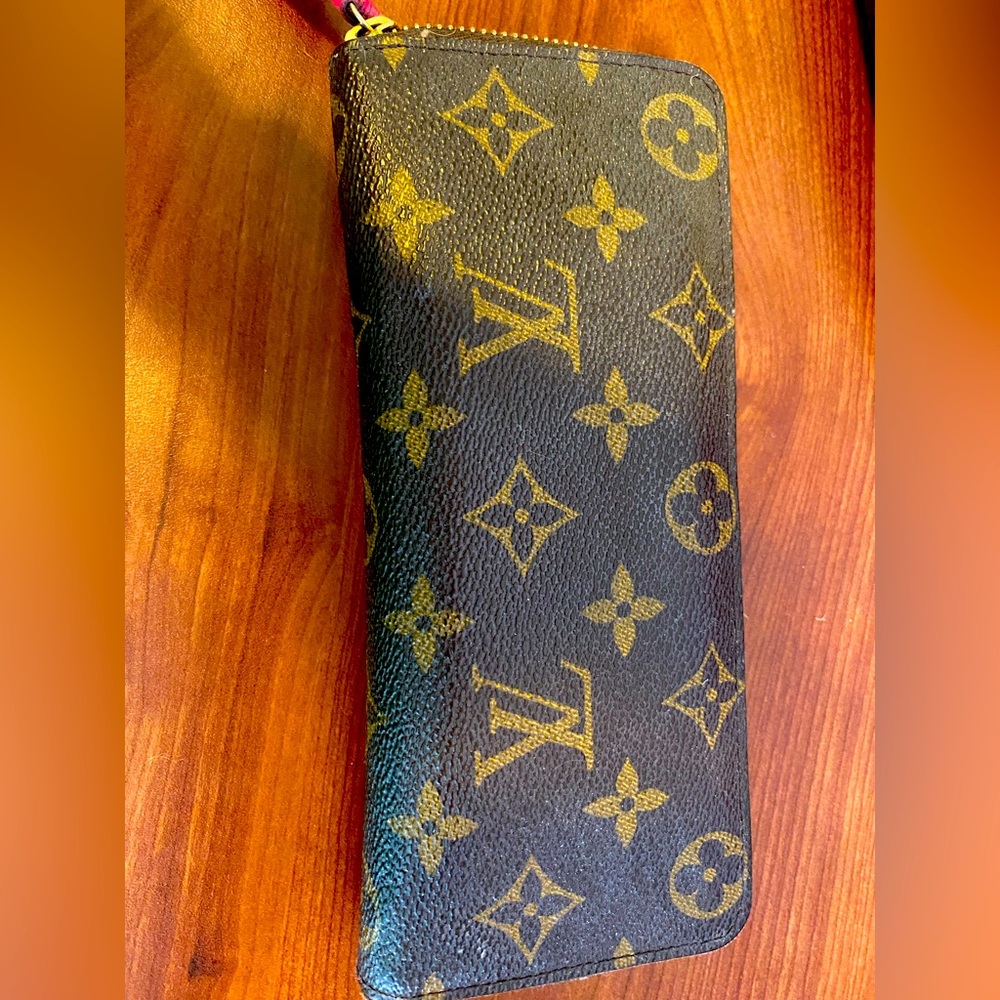 Authentic LV fuchsia Clemence wallet